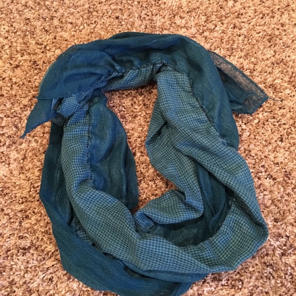 Scarves - Picture 3 of 4